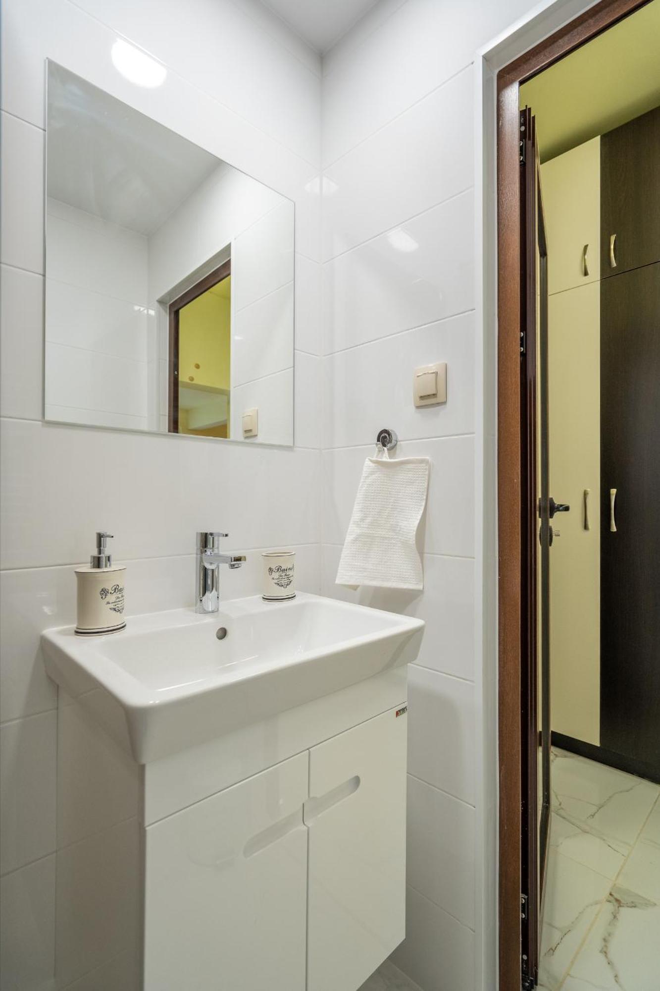 Location New & Spacious 3 Bdr Medical Academy Sofia